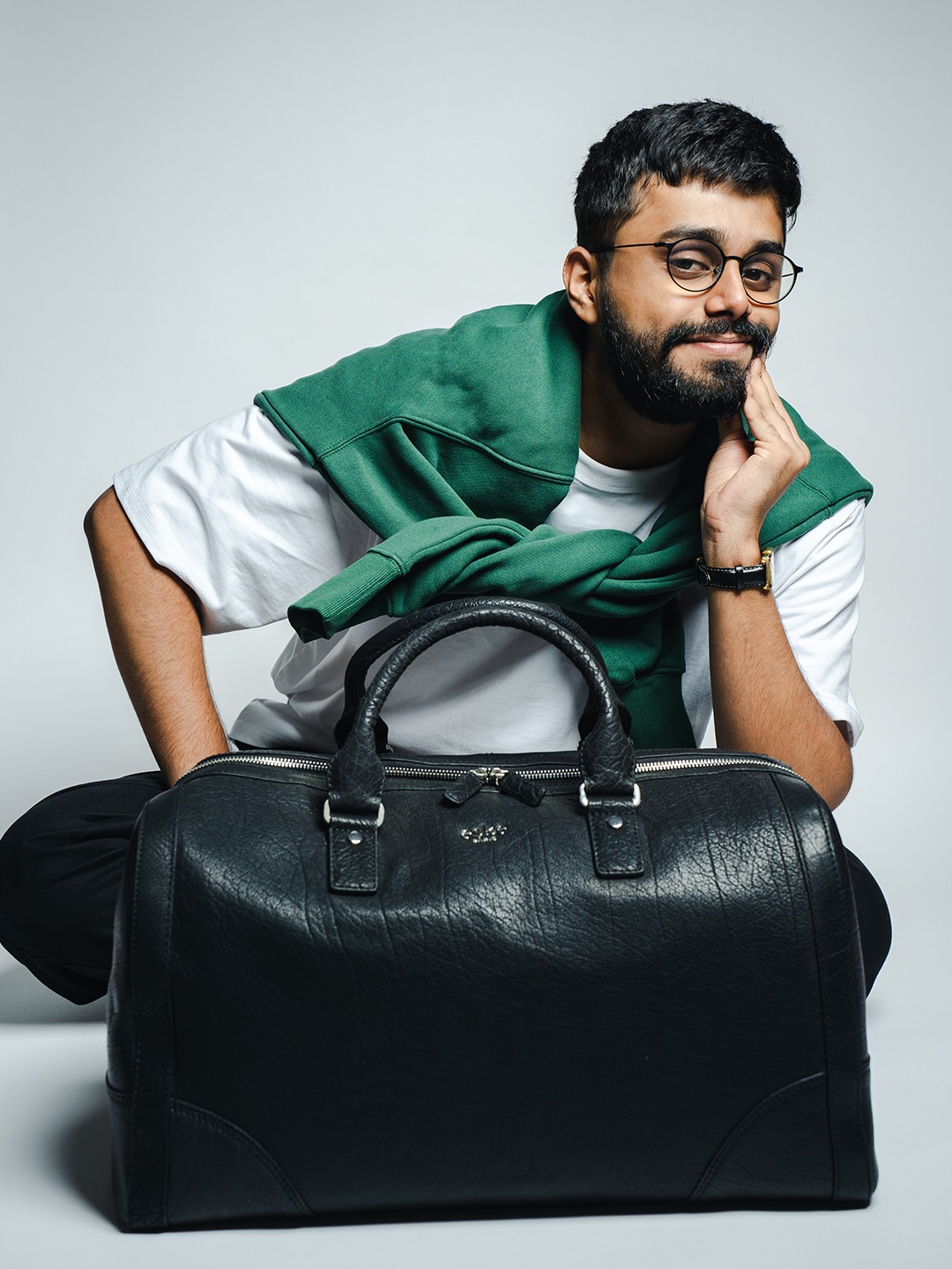 

Eske Men Black Textured Large Duffel Bag