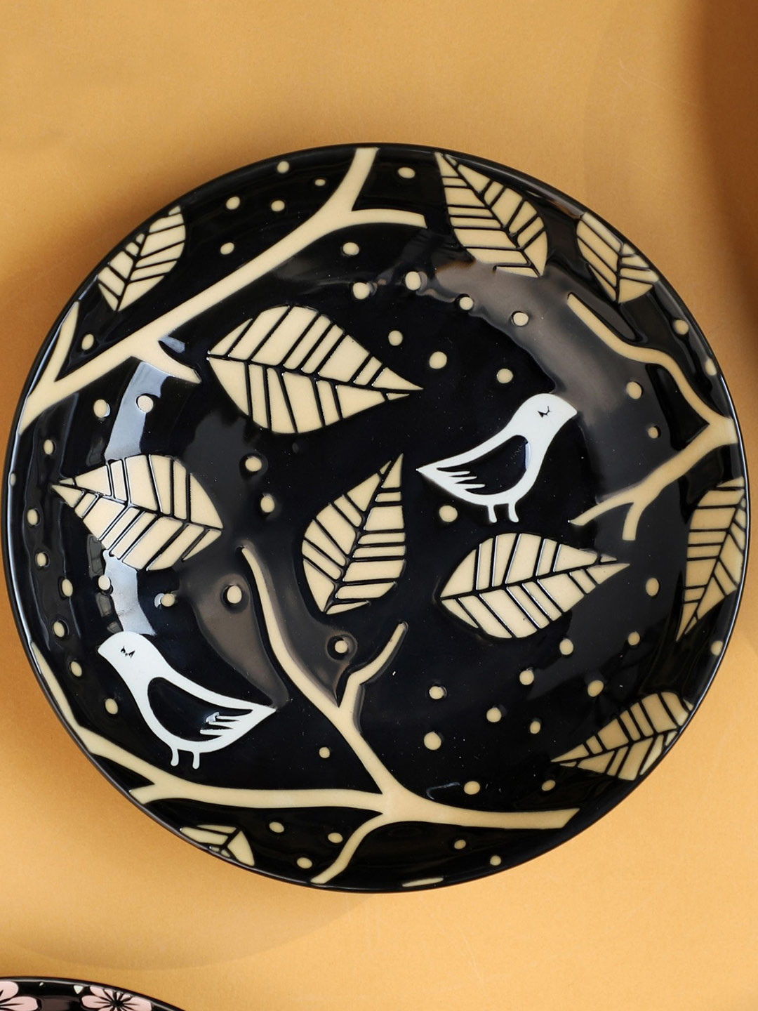 

Nestasia Black Microwave Safe Bird Round Natura Ceramic Plate