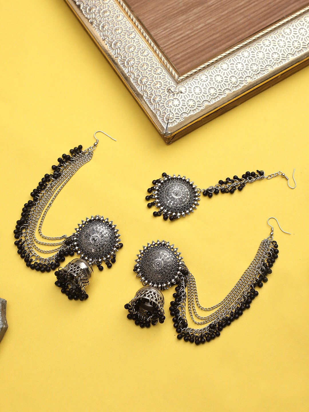 

CARDINAL Black Oxidised Maang Tikka Set