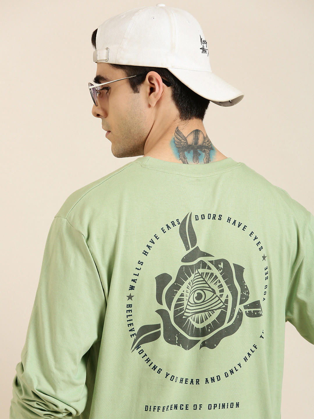 

Difference of Opinion Men Green Printed Pure Cotton Loose Longline T-shirt