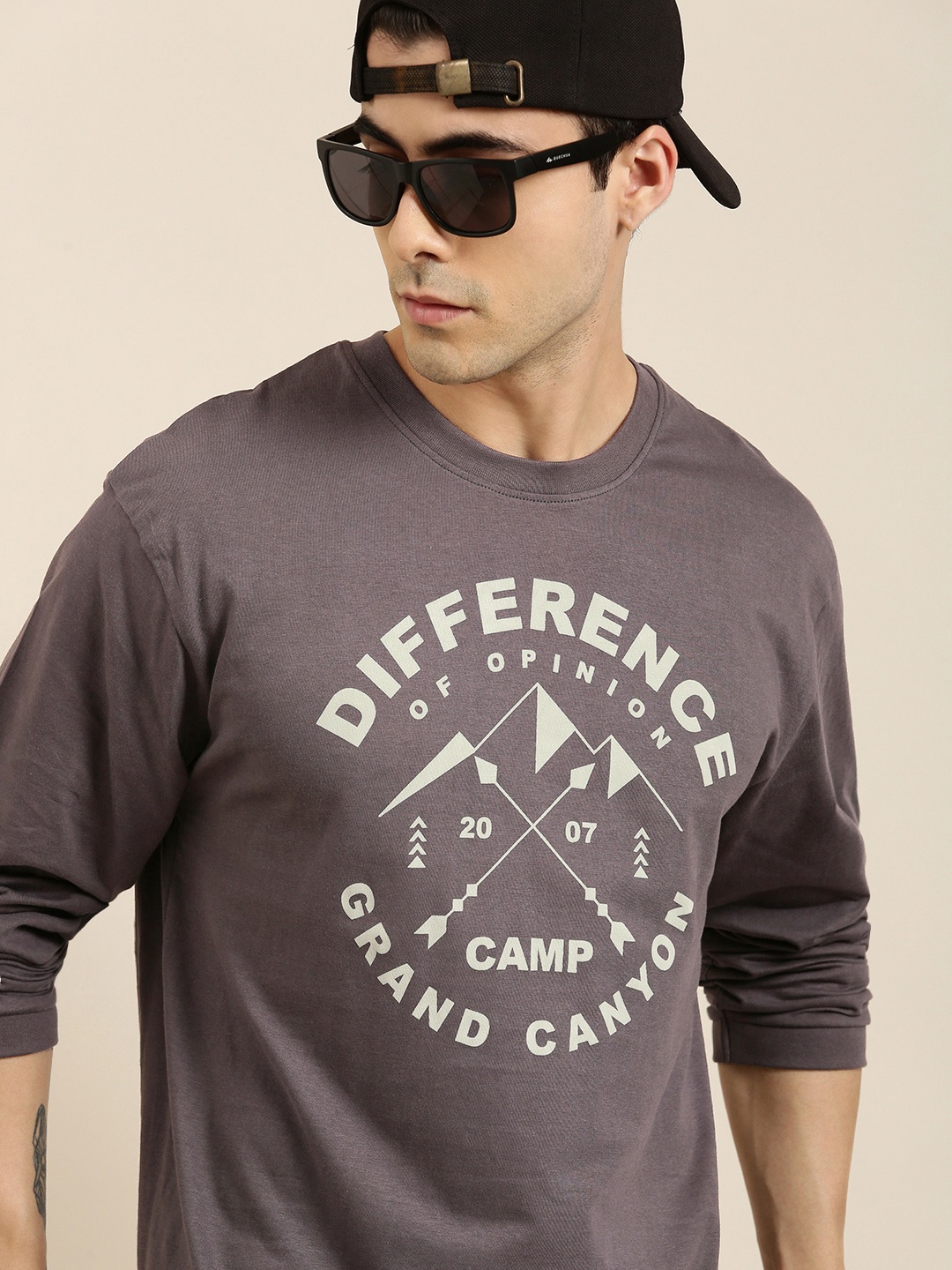 

Difference of Opinion Men Grey Typography Printed Pure Cotton Loose T-shirt