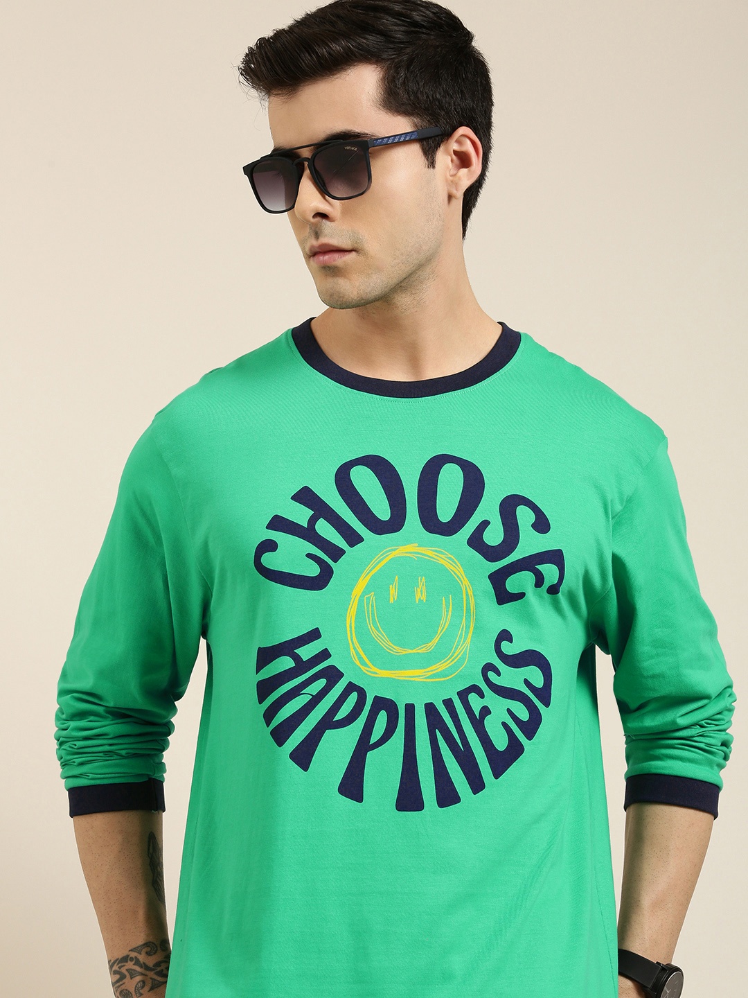 

Difference of Opinion Men Green Printed Pure Cotton Loose Longline T-shirt