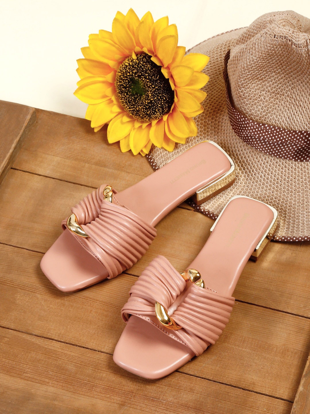 

Bruno Manetti Women Nude-Coloured Flats