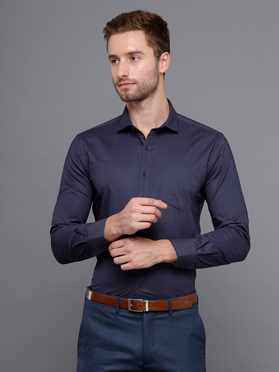 

YOVISH Men Navy Blue Solid Smart Slim Fit Formal Shirt