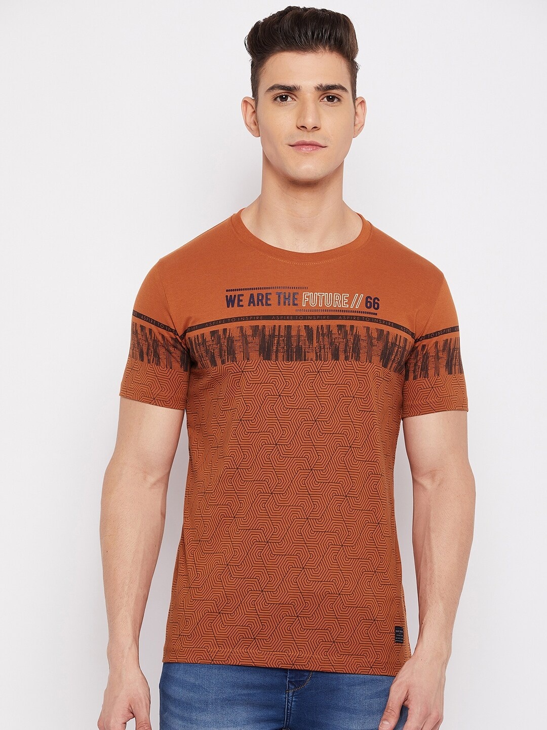 

Duke Men Rust Typography Printed Slim Fit T-shirt