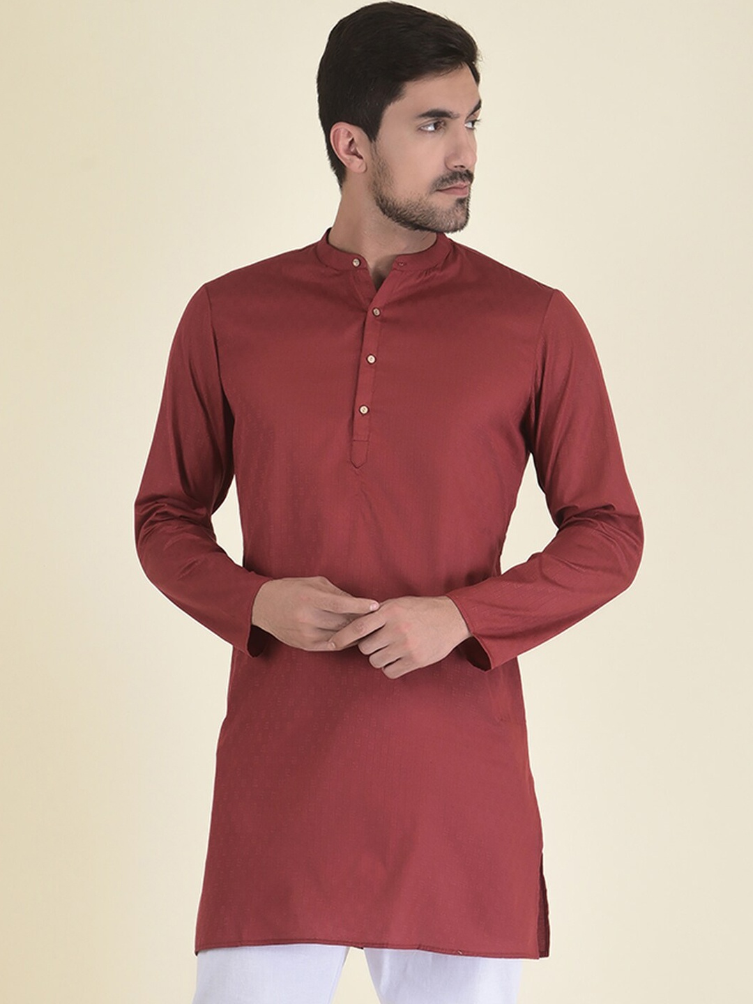 

DEYANN Men Maroon Kurta with Pyjamas