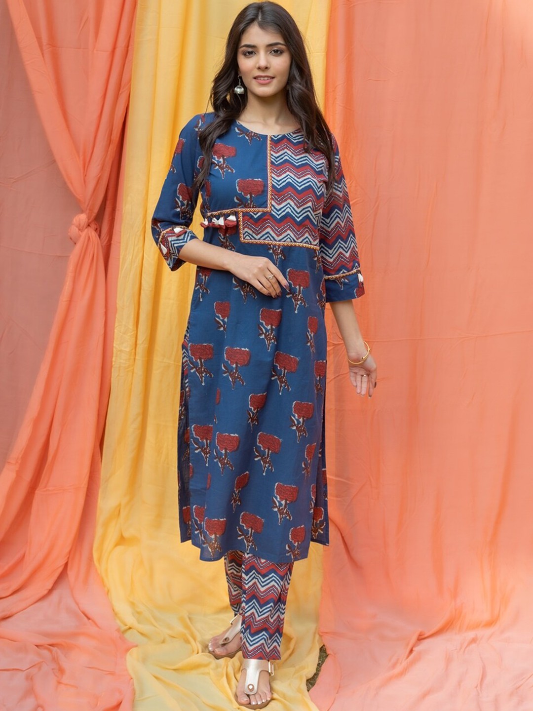 

SVARCHI Women Blue Ethnic Motifs Printed Regular Pure Cotton Kurta with Trousers