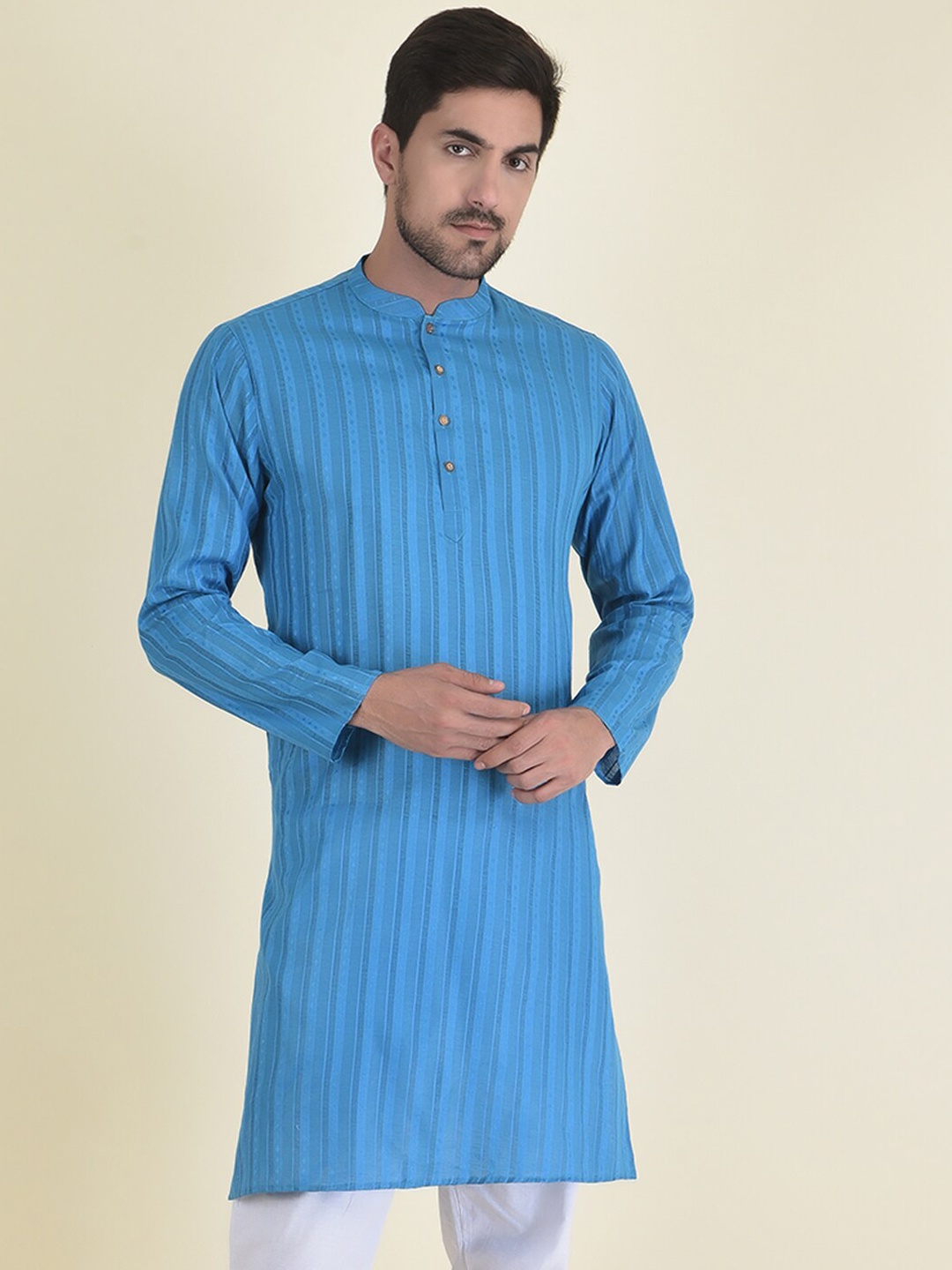 

DEYANN Men Blue Striped Kurta with Pyjamas