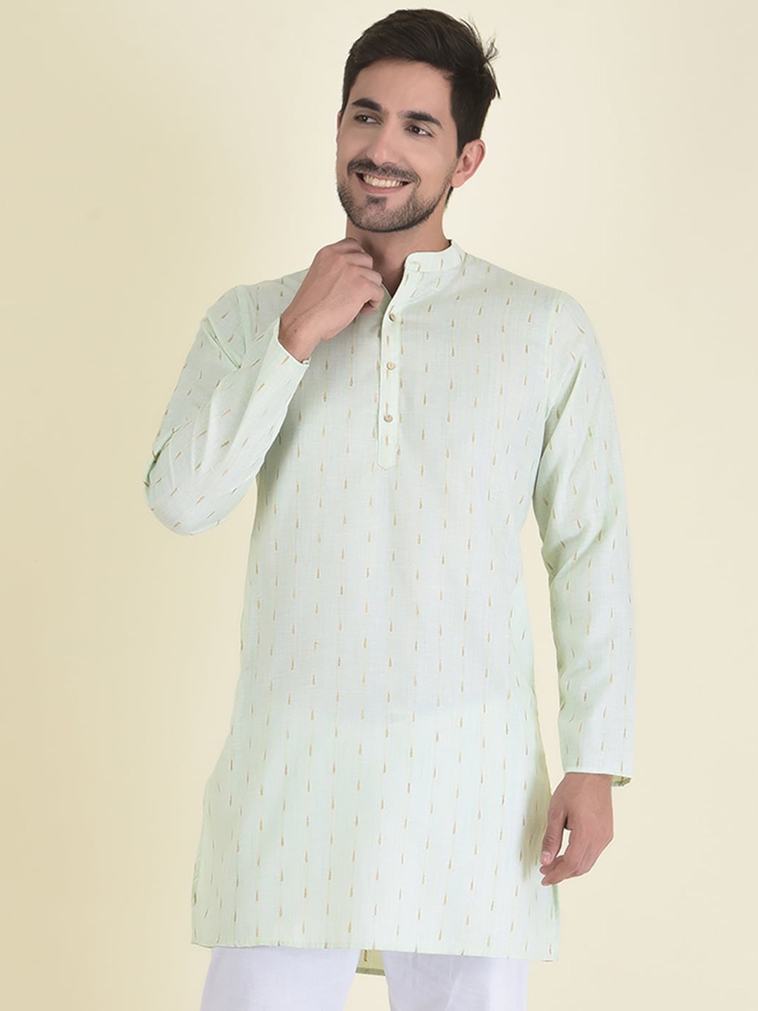 

DEYANN Men Green Kurta with Pyjamas