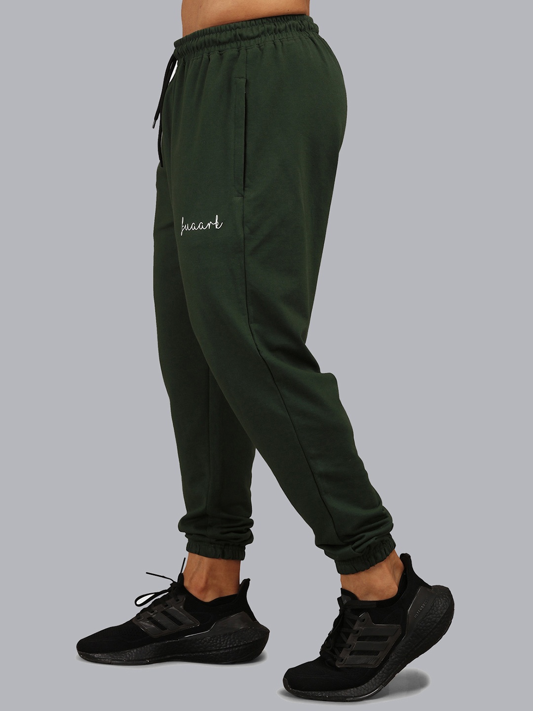 

FUAARK Men Green Solid Joggers