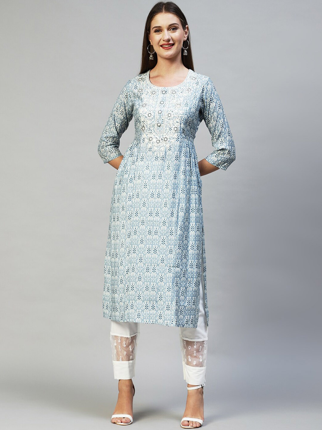 

FASHOR Women Blue Ethnic Motifs Printed Thread Work Straight Fit Kurta