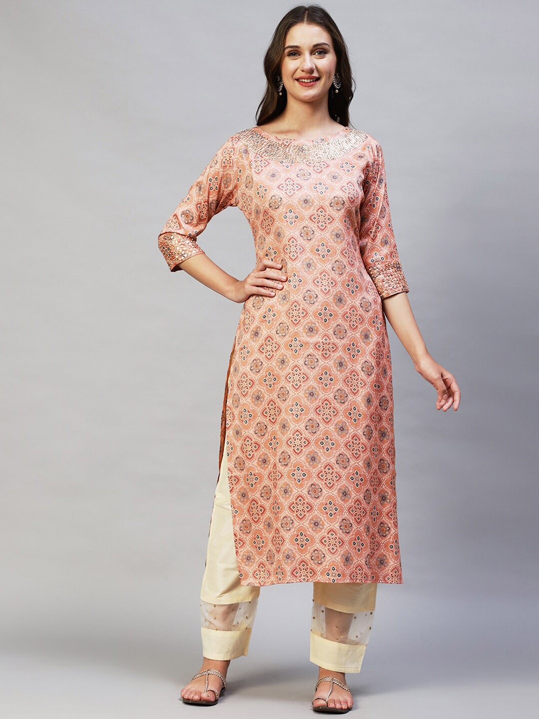 

FASHOR Women Peach-Coloured Floral Printed Beads Embedded Kurta