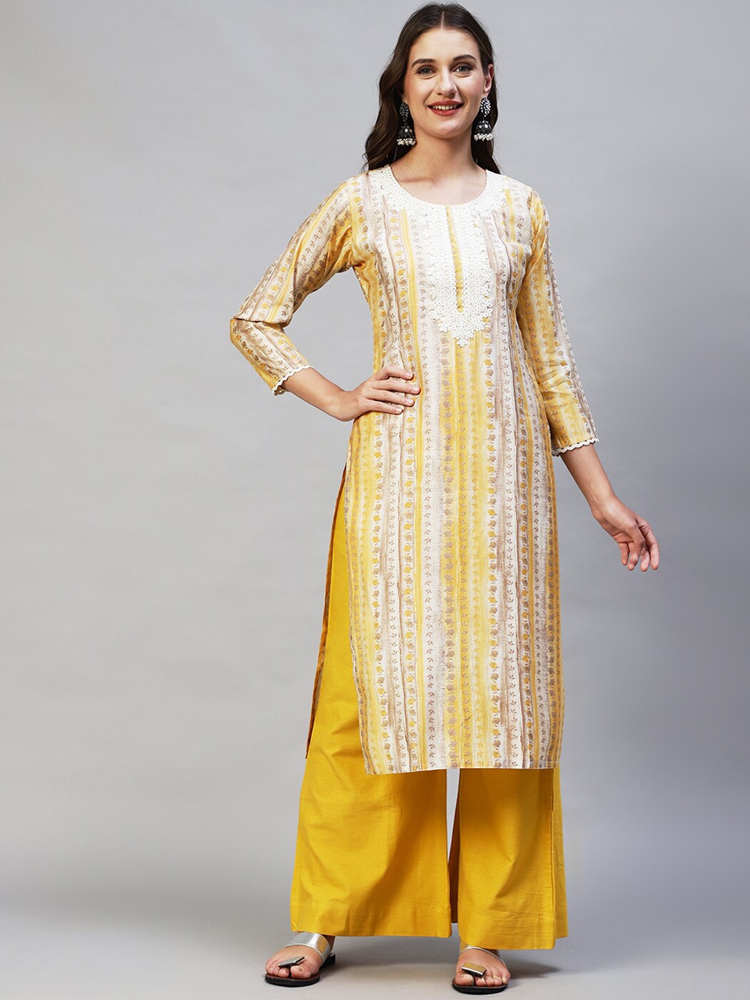 

FASHOR Women Yellow Floral Embroidered Straight Fit Kurta