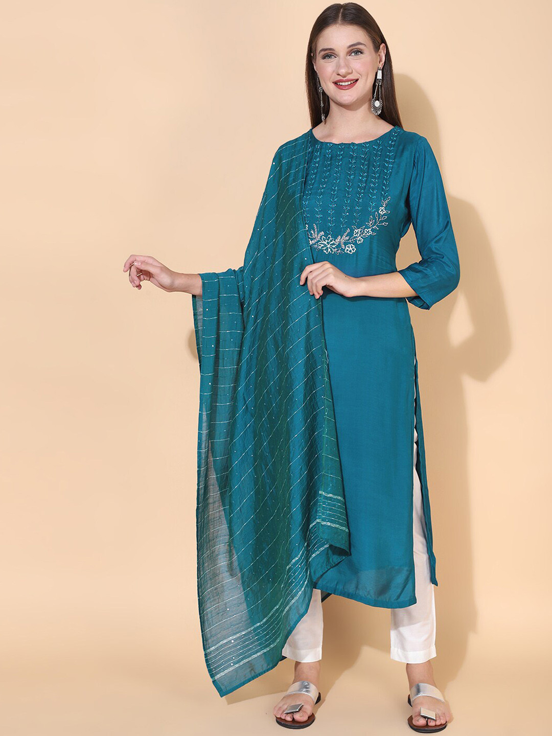 

FASHOR Women Teal Ethnic Motifs Printed Chanderi Silk Kurta