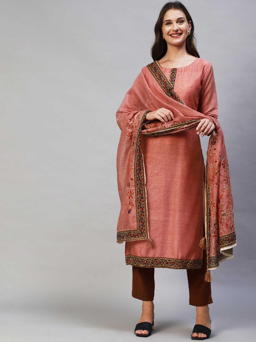 

FASHOR Women Peach-Coloured Thread Work Chanderi Silk Kurta with Dupatta