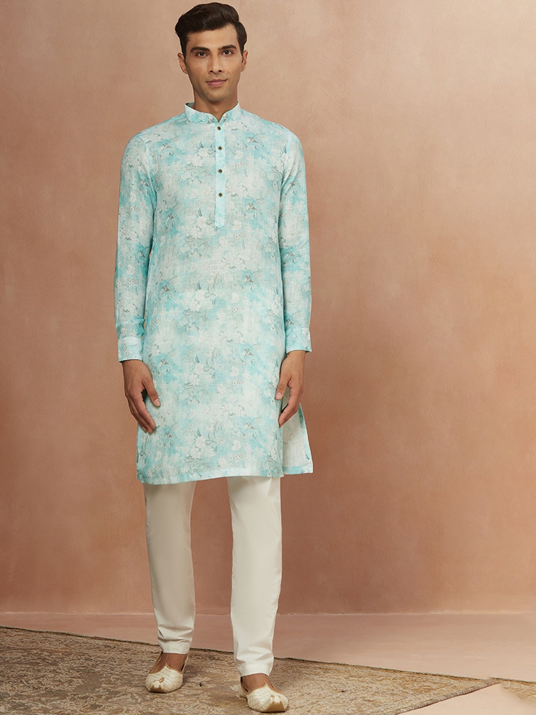 

Manyavar Men Green Blended Viscose Printed Kurta