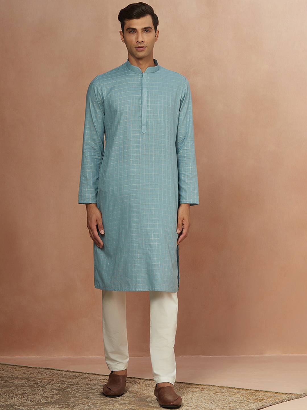 

Manyavar Men Blue Regular Pure Cotton Kurta with Pyjamas