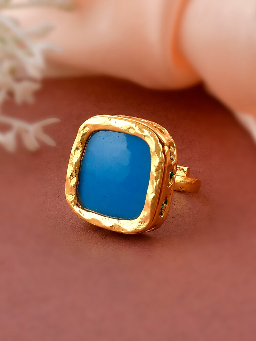 

DASTOOR Gold-Plated Blue Kundan-Studded Finger Ring
