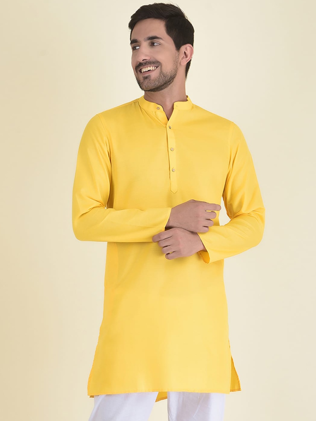 

DEYANN Men Yellow Kurta with Pyjamas