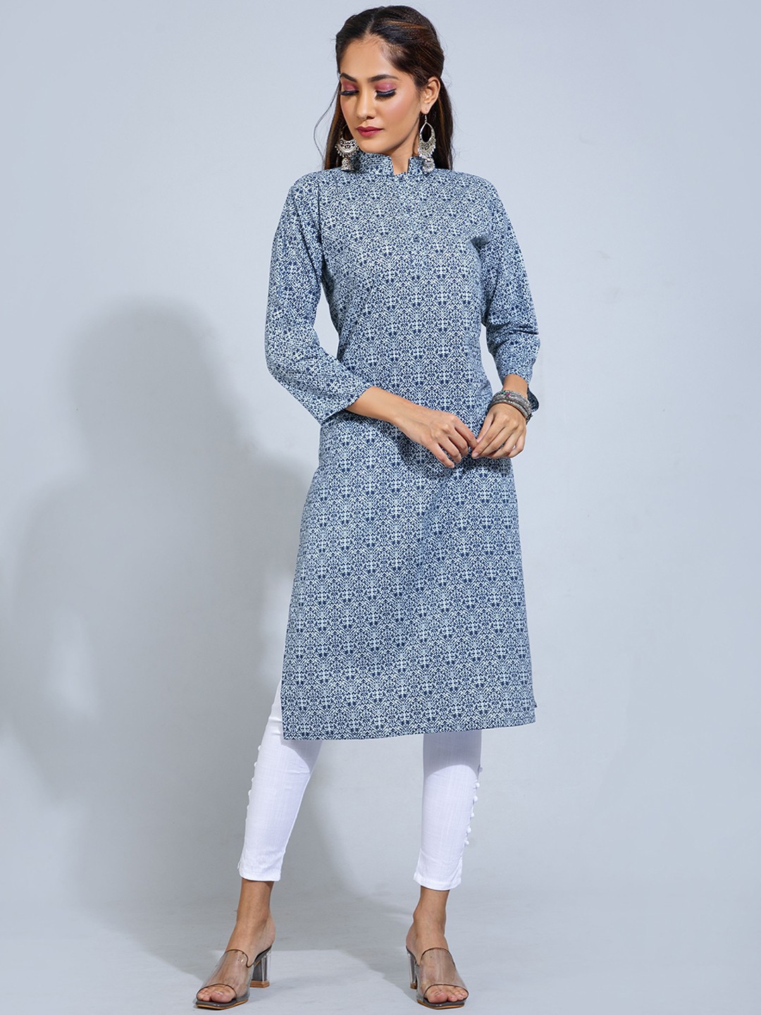 

POONAM DESIGNER Women Blue & White Geometric Printed Kurta