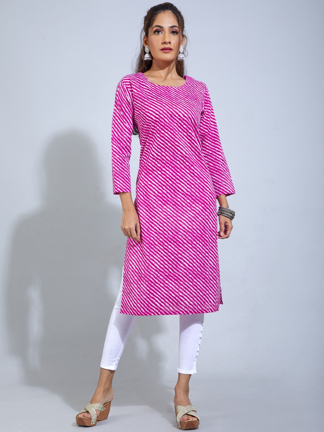 

POONAM DESIGNER Women Pink Leheriya Printed Kurta