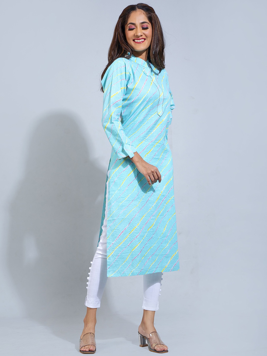 

POONAM DESIGNER Women Blue Lehariya Print Yoke Design Kurta