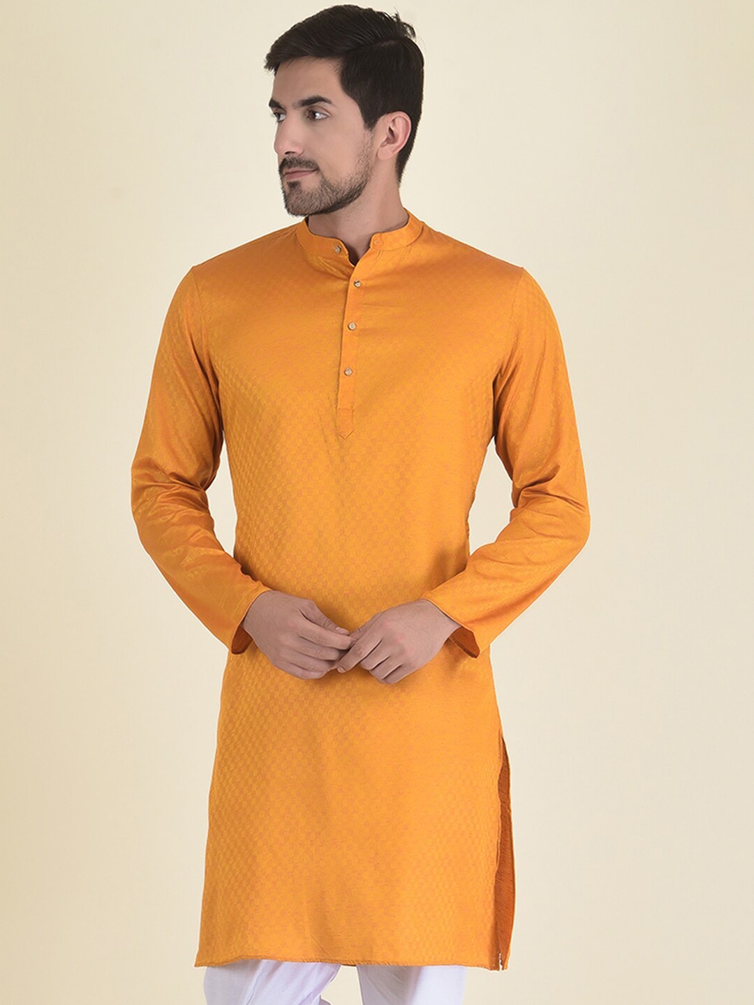 

DEYANN Men Orange Kurta with Pyjamas