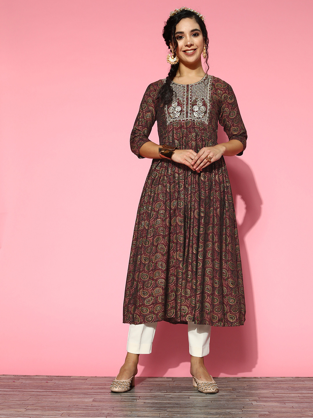 

ZOLA Women Burgundy Paisley Printed Anarkali Kurta