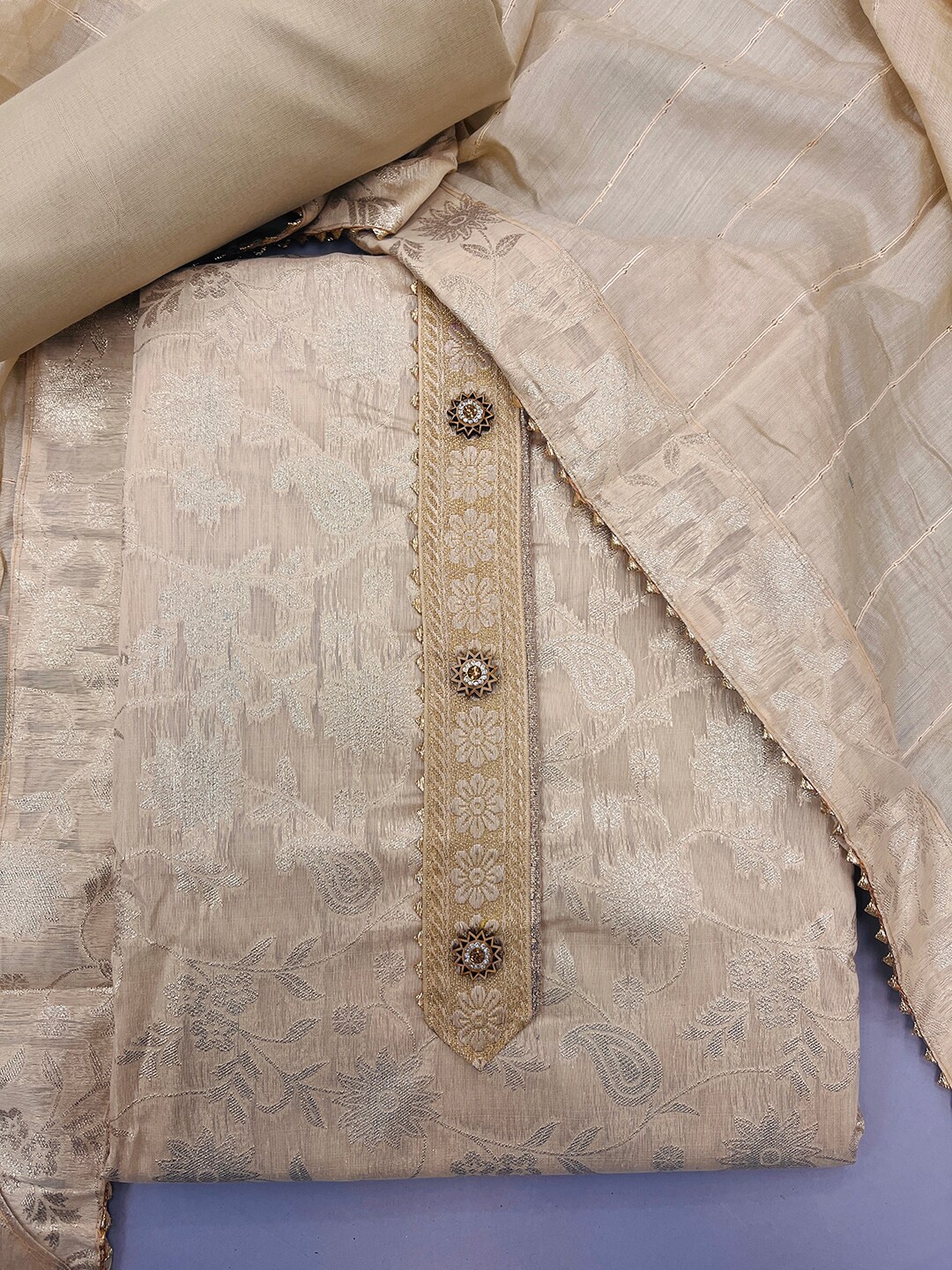 

JATRIQQ Women Cream Dress Material
