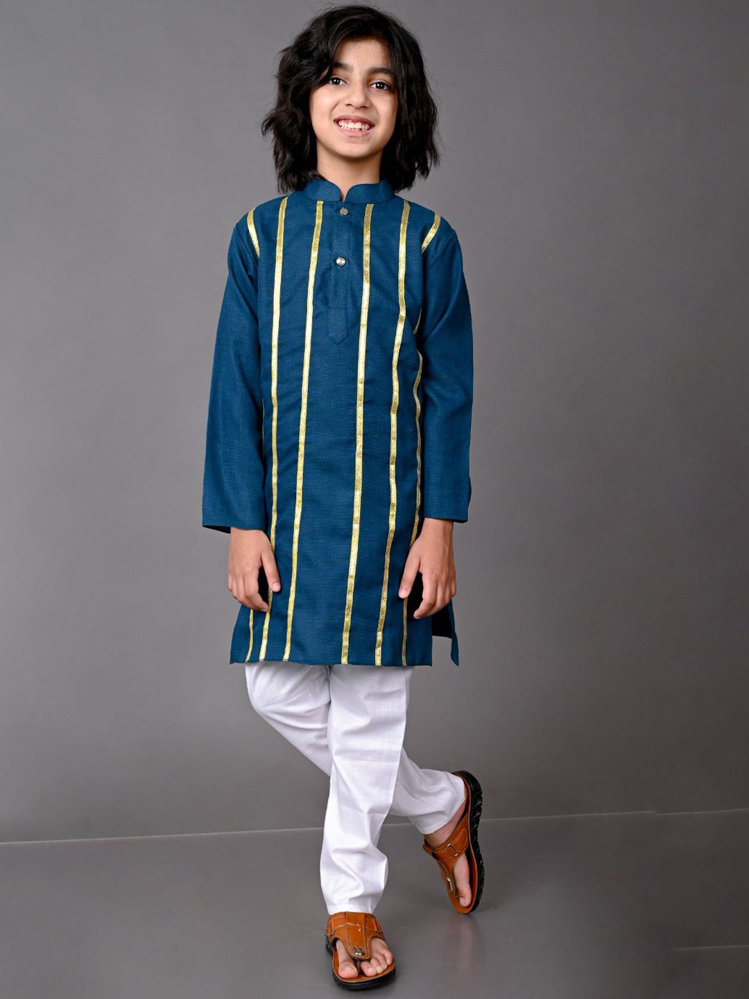 

VESHAM Boys Teal & Golden Lace Work Striped Kurta with Pyjamas