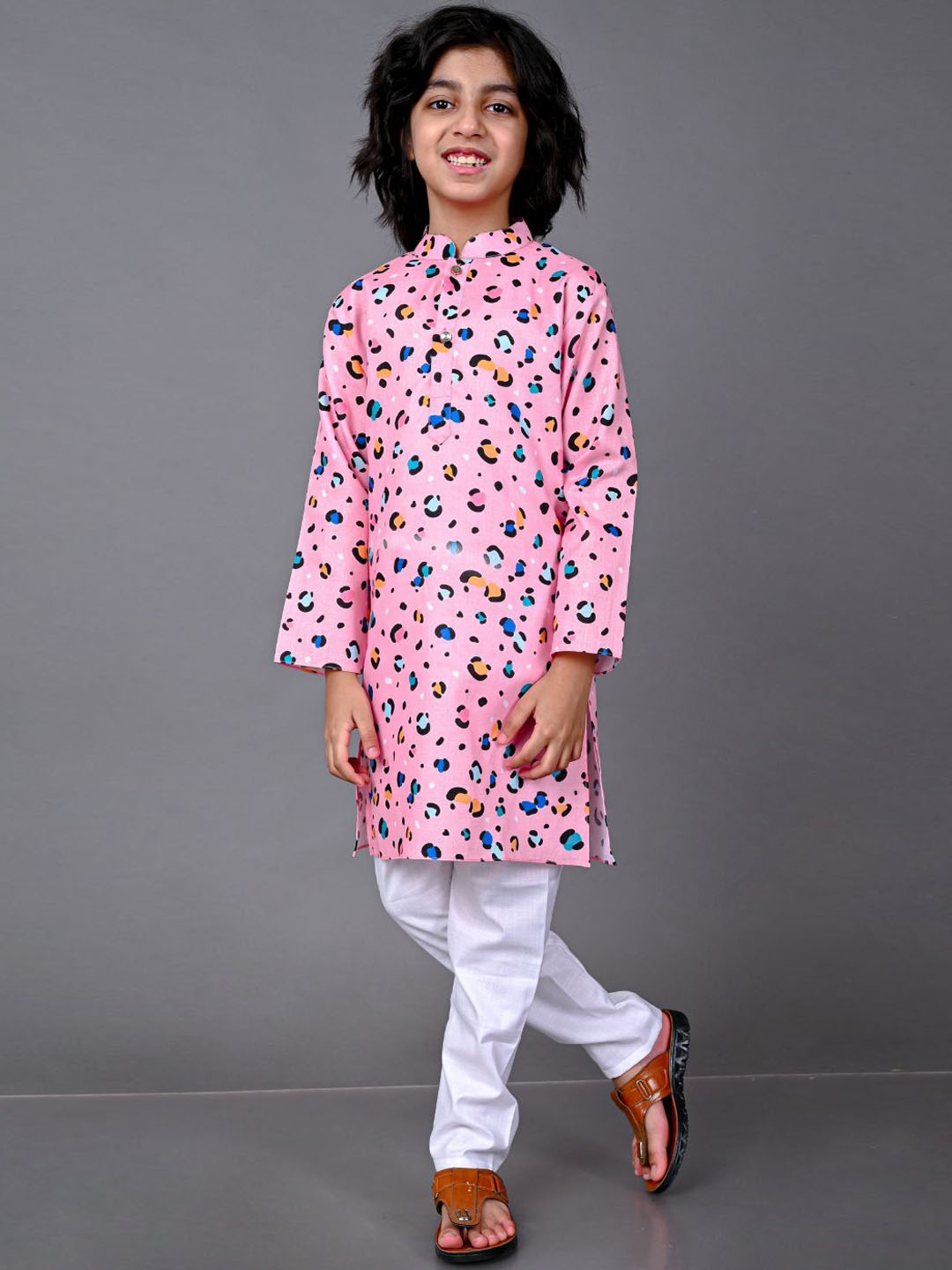 

VESHAM Boys Pink and White Printed Kurta with Pyjama