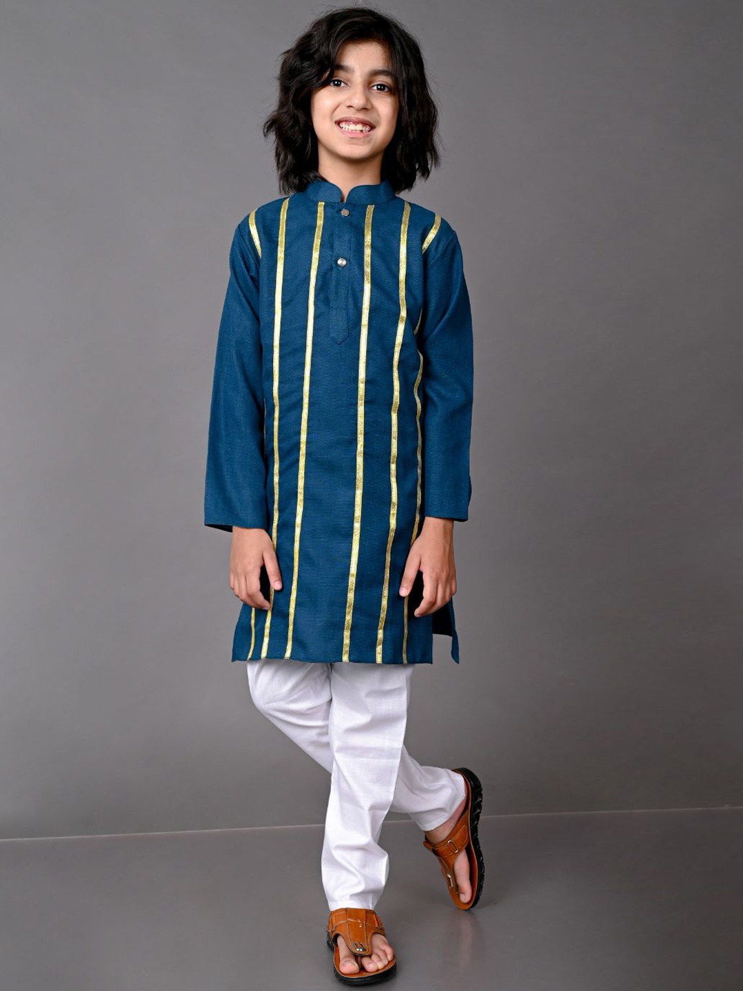 

VESHAM Boys Blue Striped Kurta with Pyjamas