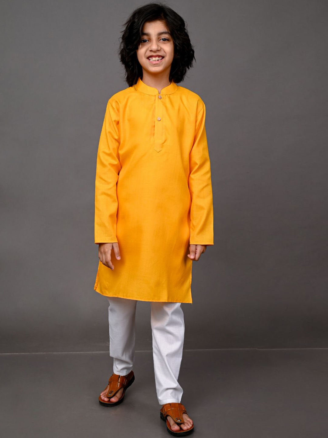 

VESHAM Boys Yellow Solid Kurta with Pyjamas