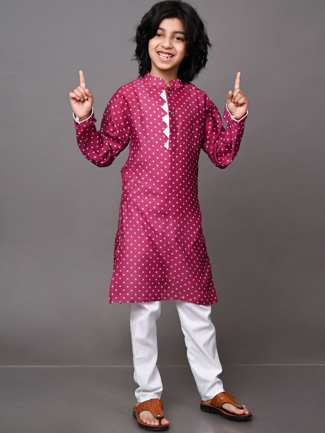 

VESHAM Boys Burgundy Bandhani Printed Kurta with Pyjamas