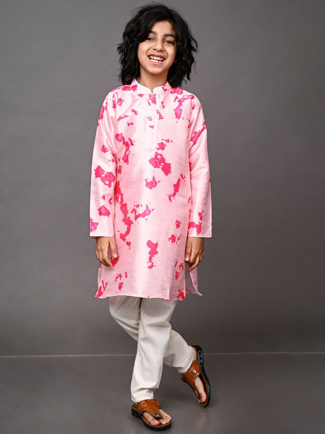 

VESHAM Boys Pink Dyed Kurta with Pyjamas