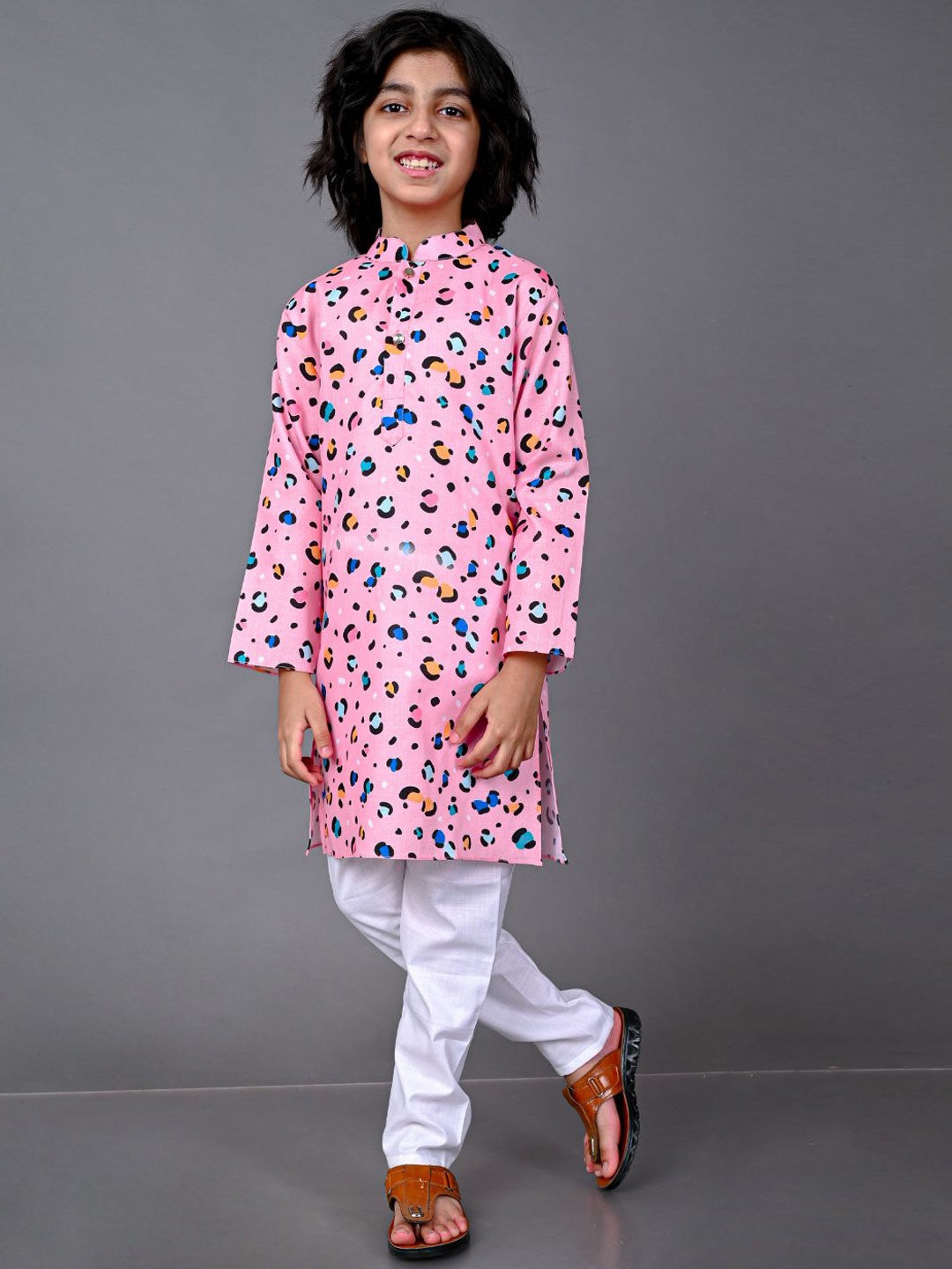 

VESHAM Boys Pink Floral Printed Kurta with Pyjamas