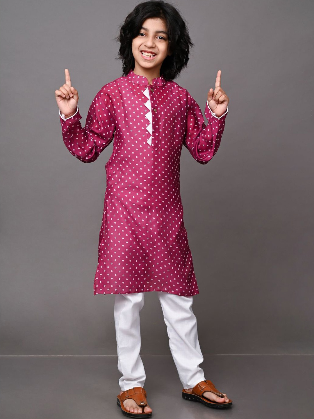 

VESHAM Boys Burgundy Bandhani Printed Kurta with Pyjamas