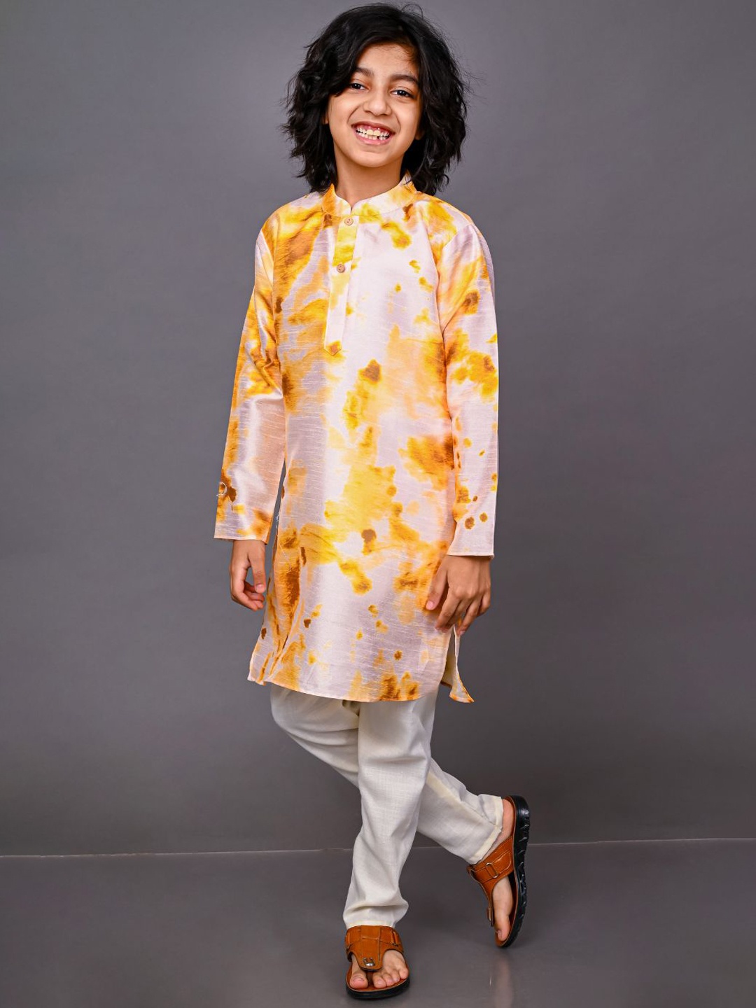 

VESHAM Boys Yellow & White Dyed Kurta with Pyjamas