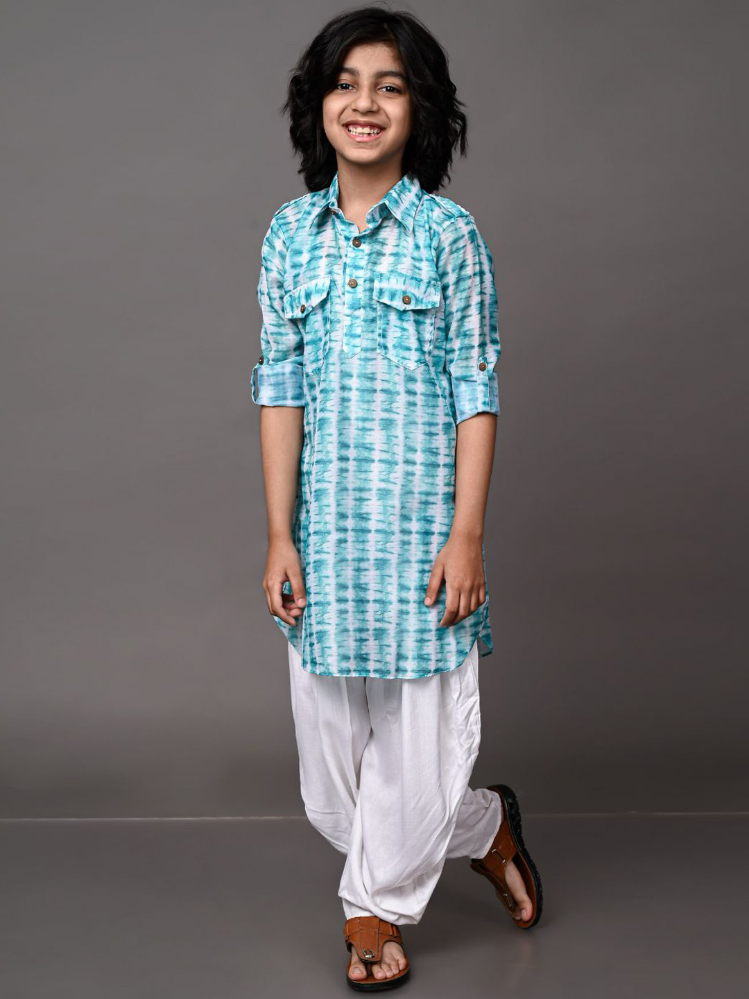 

VESHAM Boys Green & White Dyed Kurta with Patiala