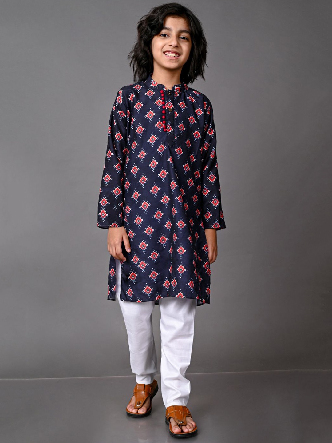 

VESHAM Boys Black & White Printed Kurta with Pyjamas