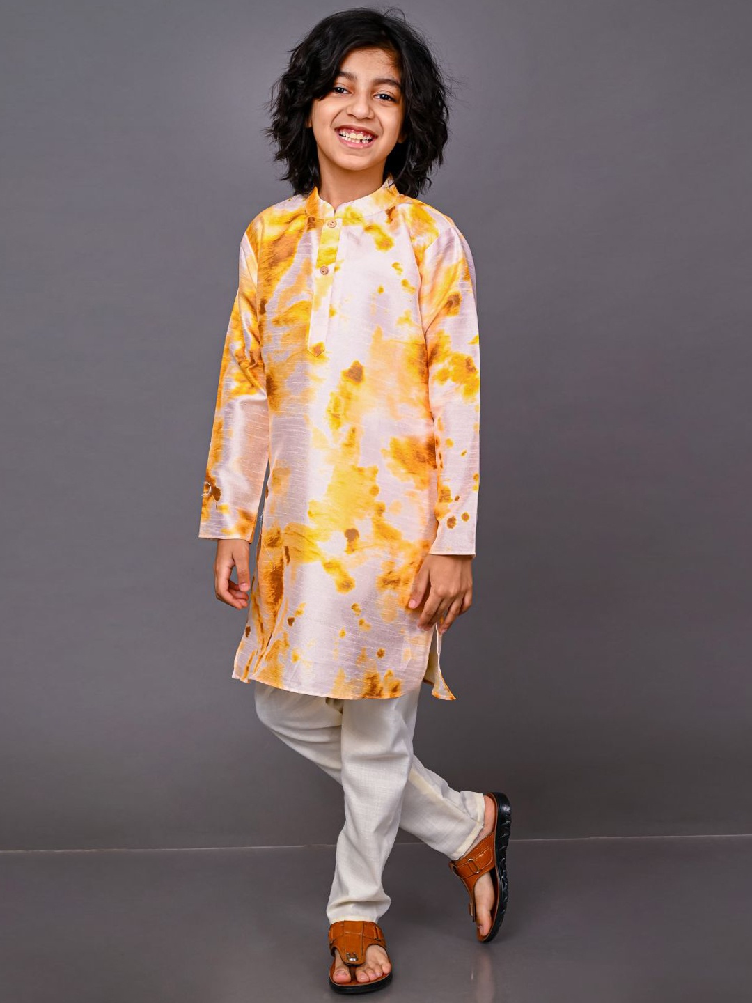 

VESHAM Boys Yellow & White Dyed Kurta with Pyjamas