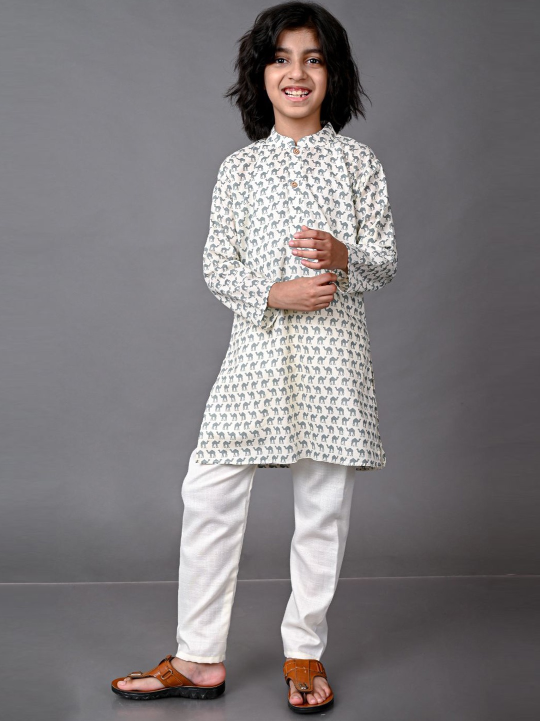 

VESHAM Boys Beige Embroidered Angrakha Kurti with Pyjamas