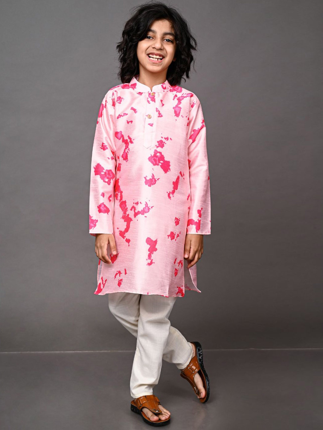 

VESHAM Boys Pink Printed Kurti with Pyjamas & With Dupatta