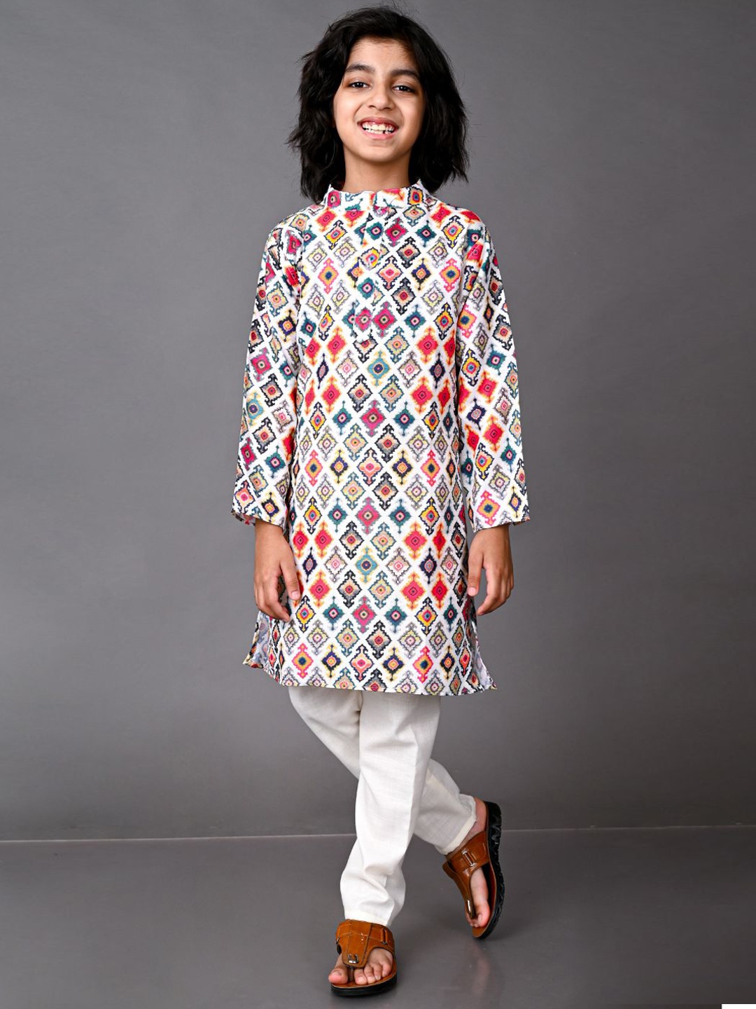 

VESHAM Boys Beige Ethnic Motifs Kurti with Trousers