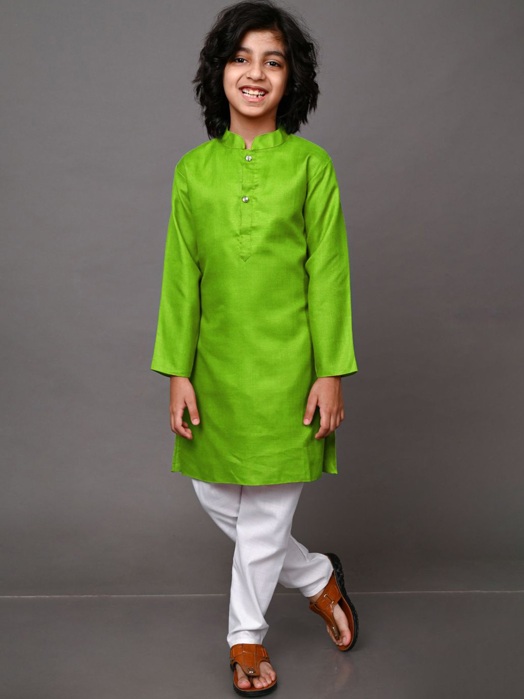 

VESHAM Boys Green Kurta with Pyjamas