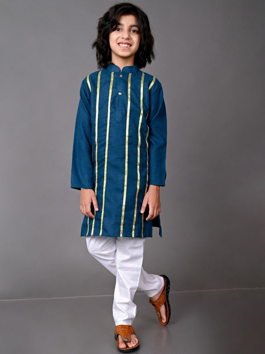 

VESHAM Boys Green Striped Kurta with Pyjamas