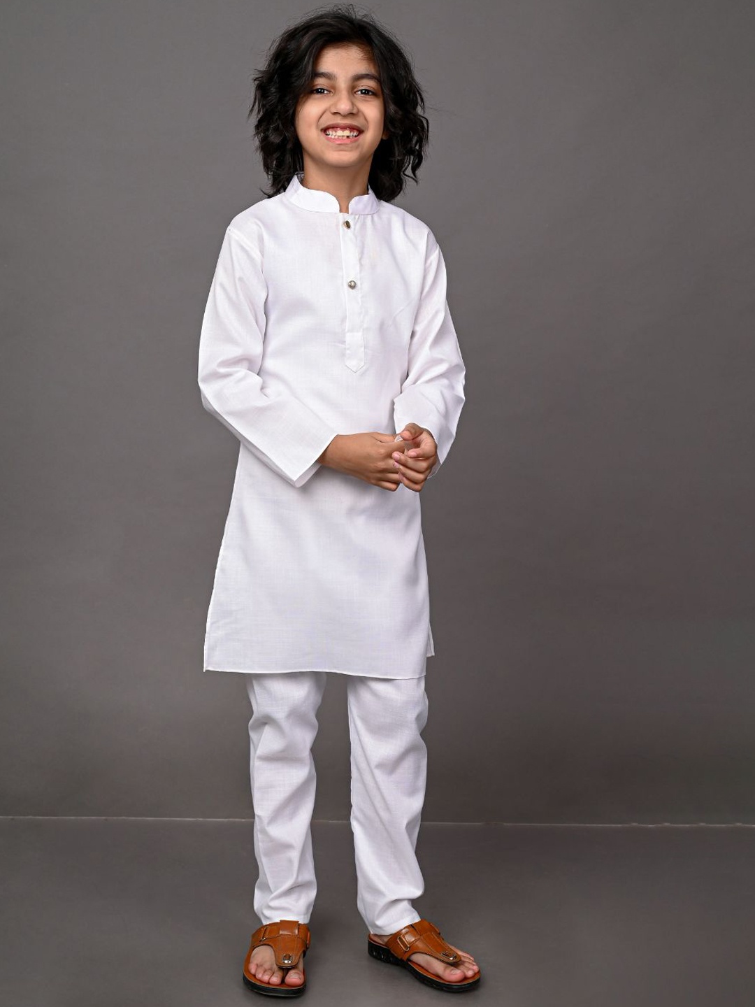 

VESHAM Boys White Panelled Kurta with Pyjamas