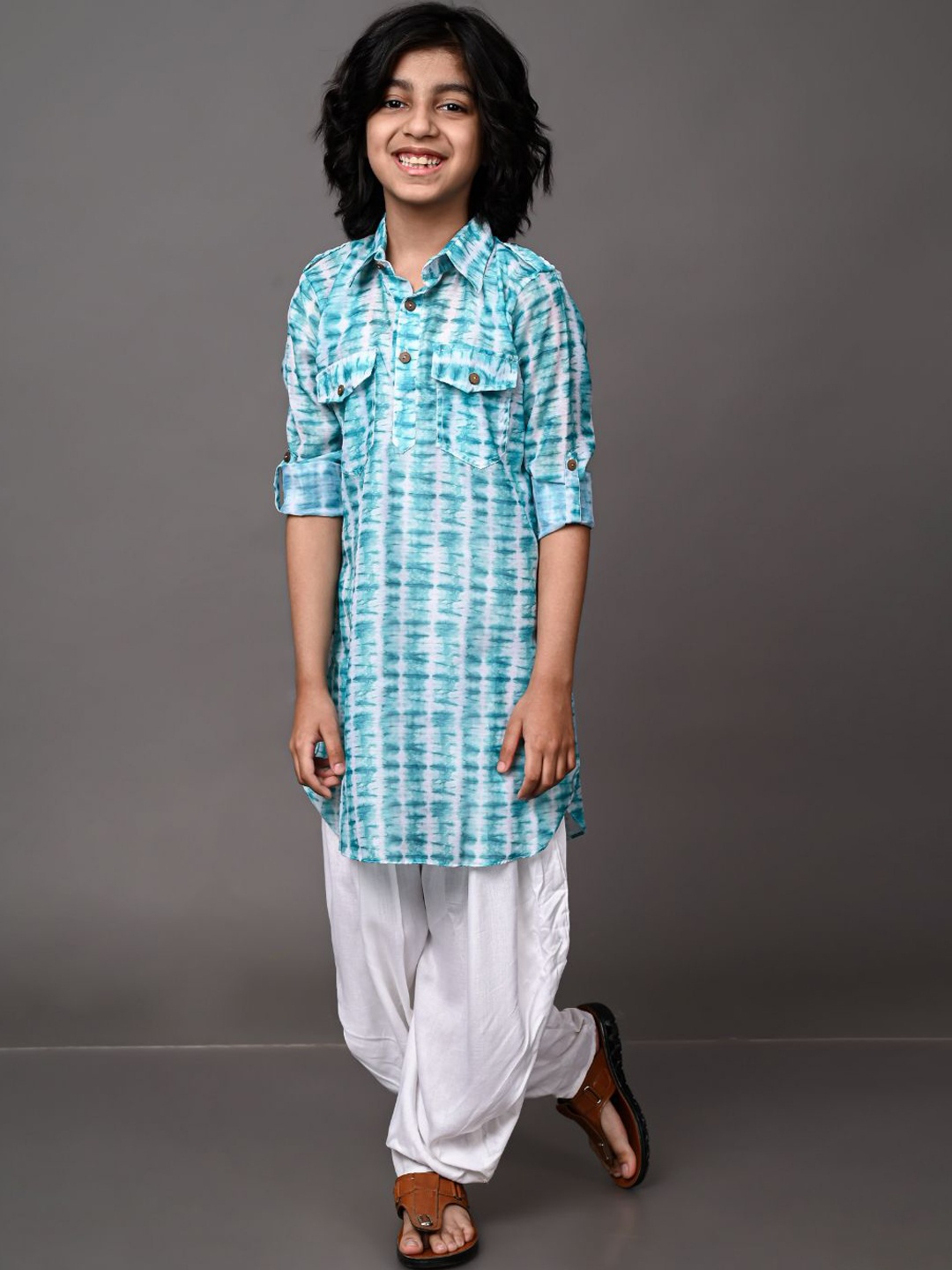 

VESHAM Boys Green Ethnic Motifs Printed Pleated Kurti with Salwar & With Dupatta