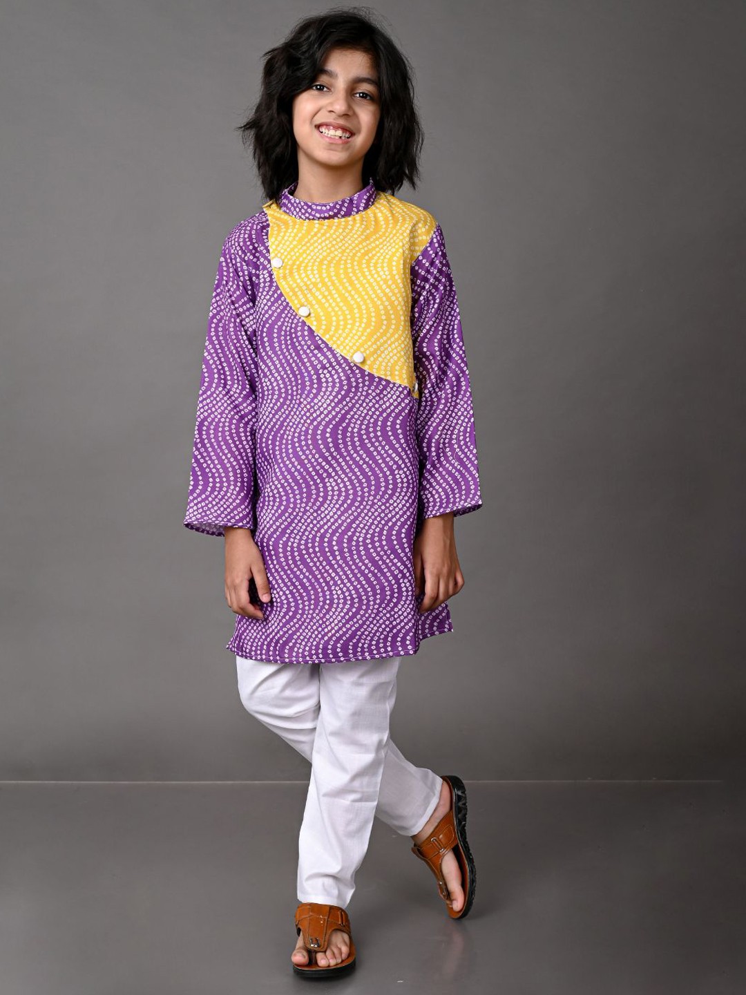 

VESHAM Boys Violet Bandhani Printed Kurta with Pyjamas