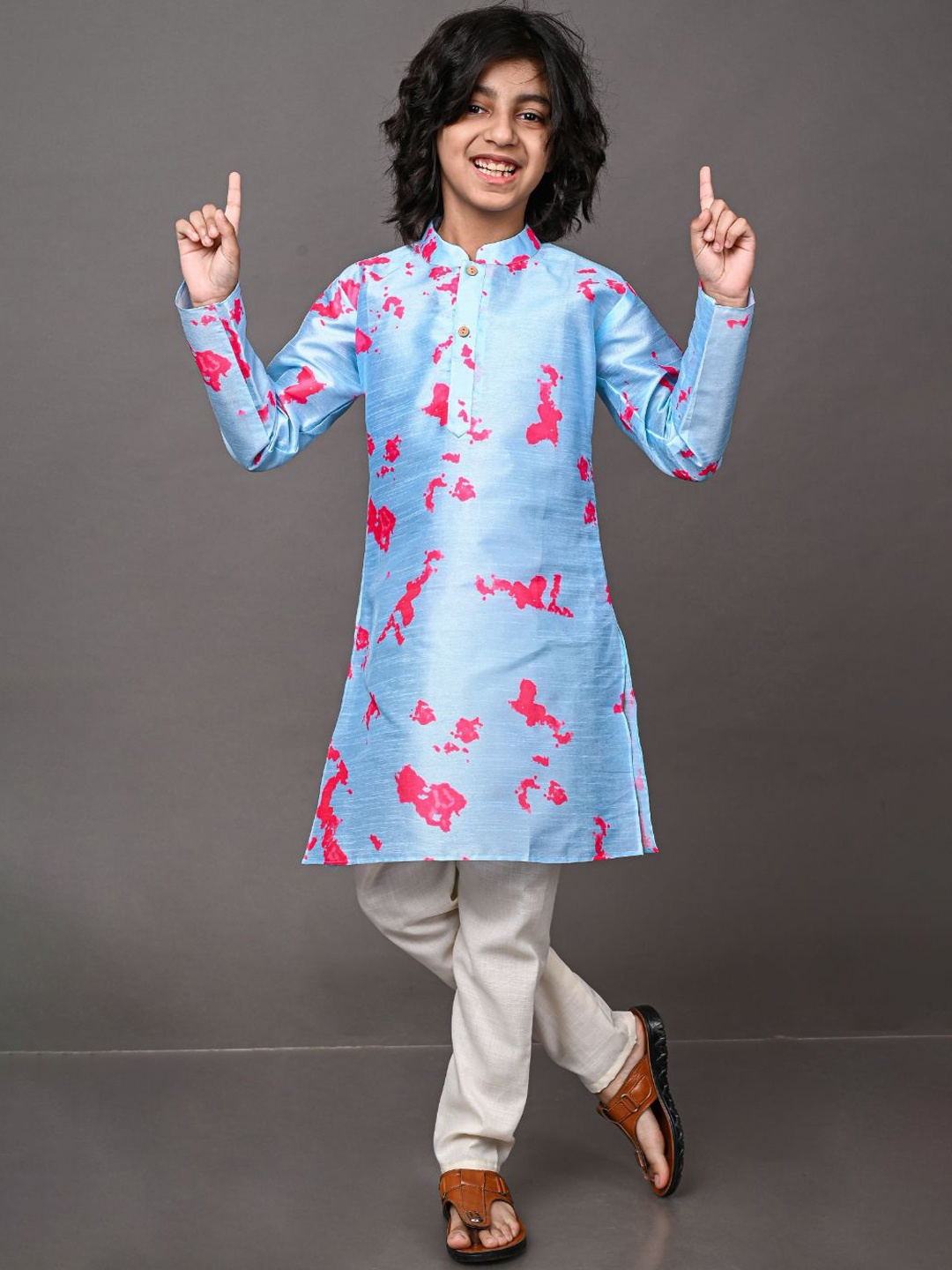 

VESHAM Boys Blue Printed Kurta with Pyjamas